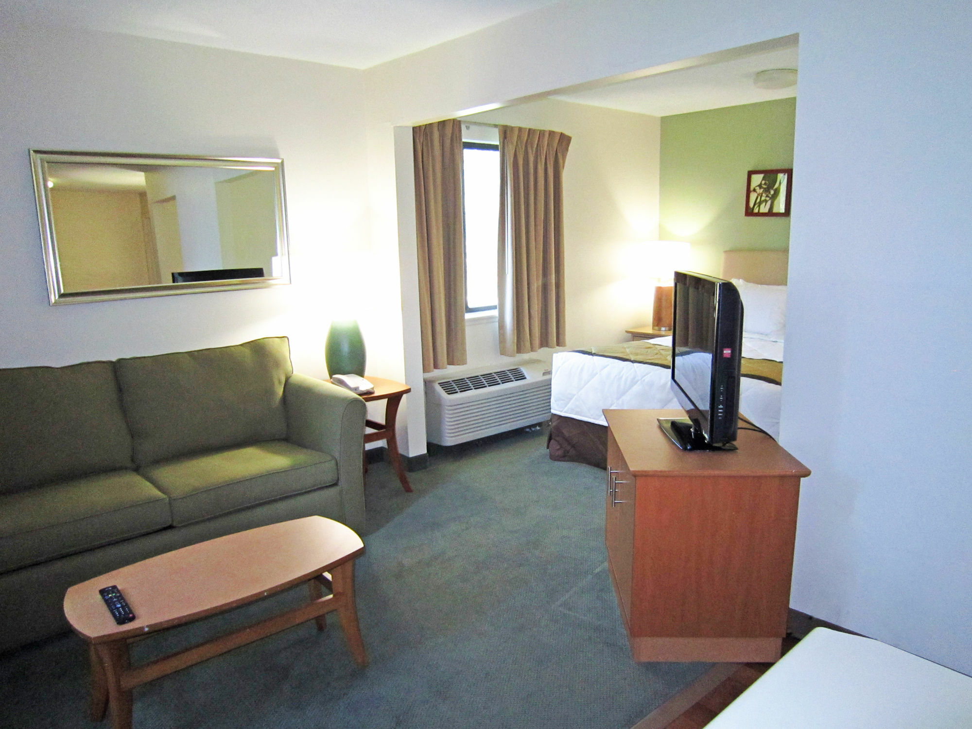 Suburban East Hotel 2*